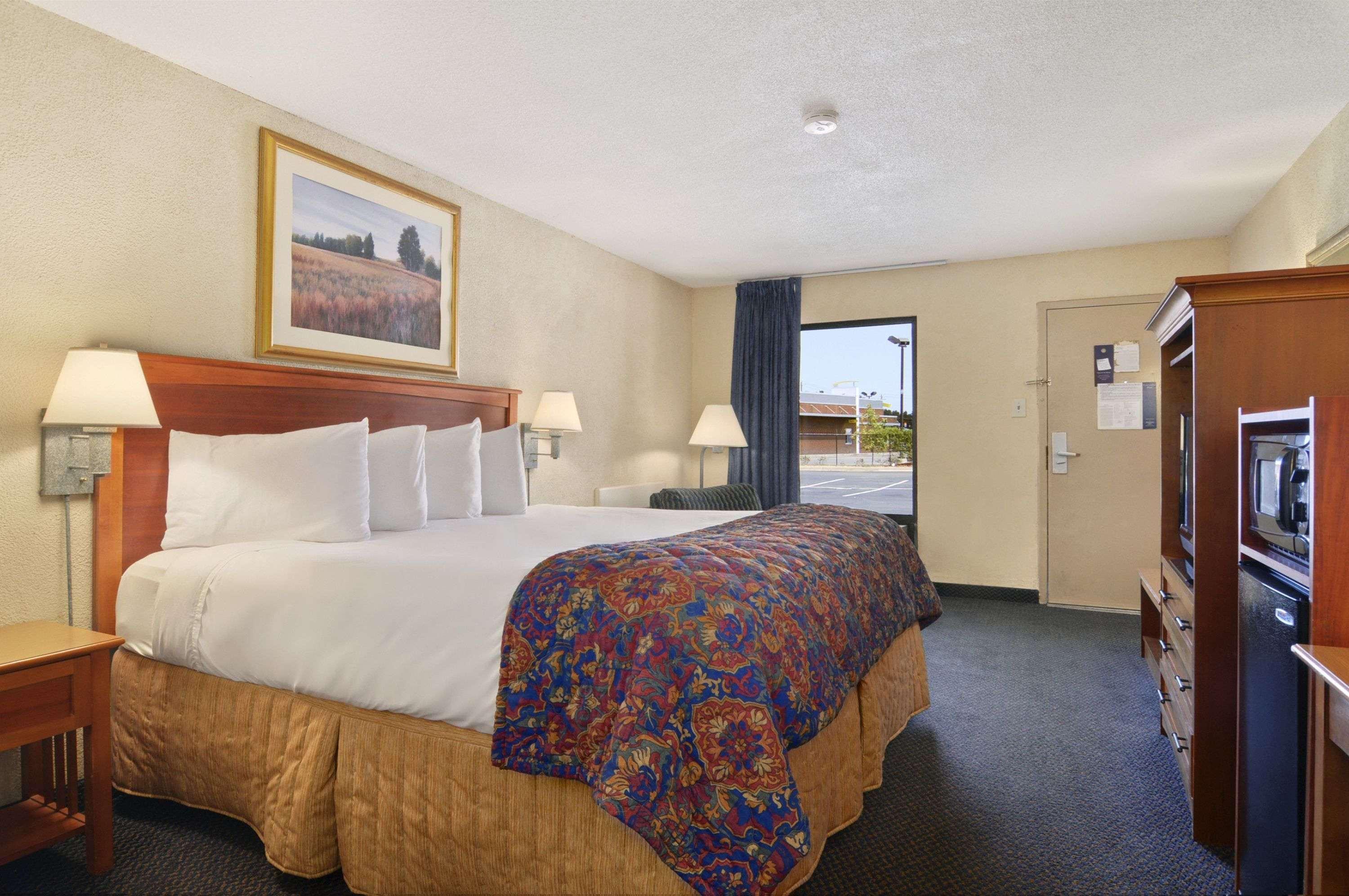 Motel Baymont By Wyndham Macon I-75 Exterior foto